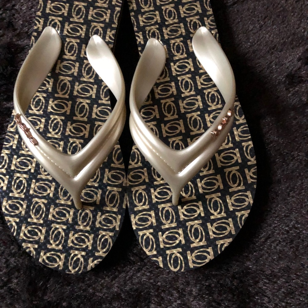 Bebe sandals